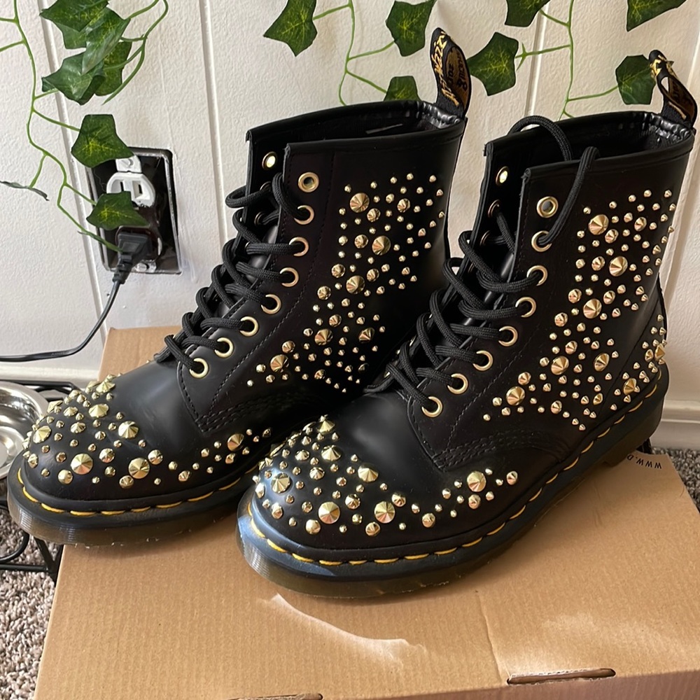 Dr. Martens